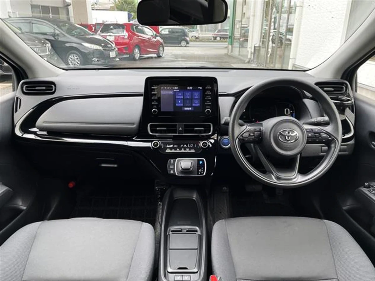 2022 Toyota Aqua X Right Hand Automatic (Silver) (No.790619) ID