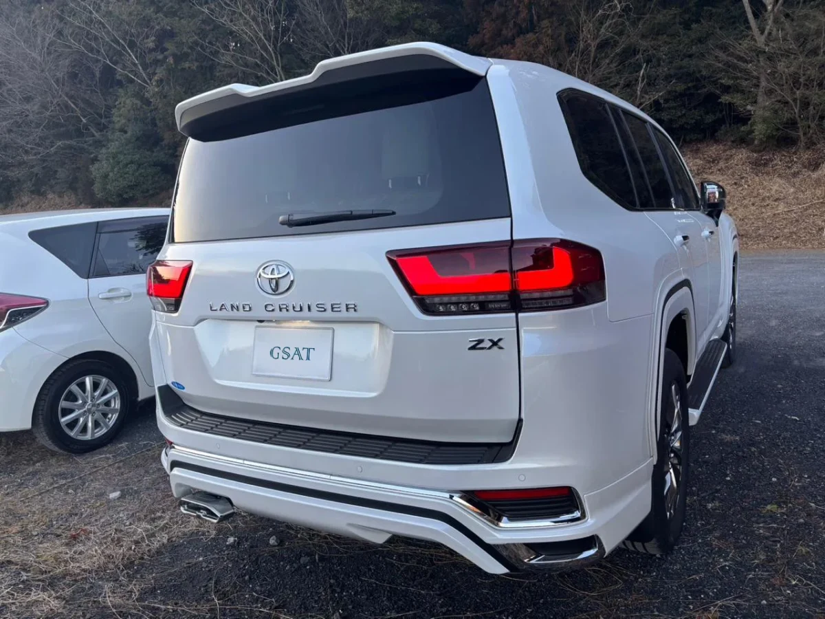 2025 Toyota Land Cruiser 300 ZX – Ultimate Luxury & Performance