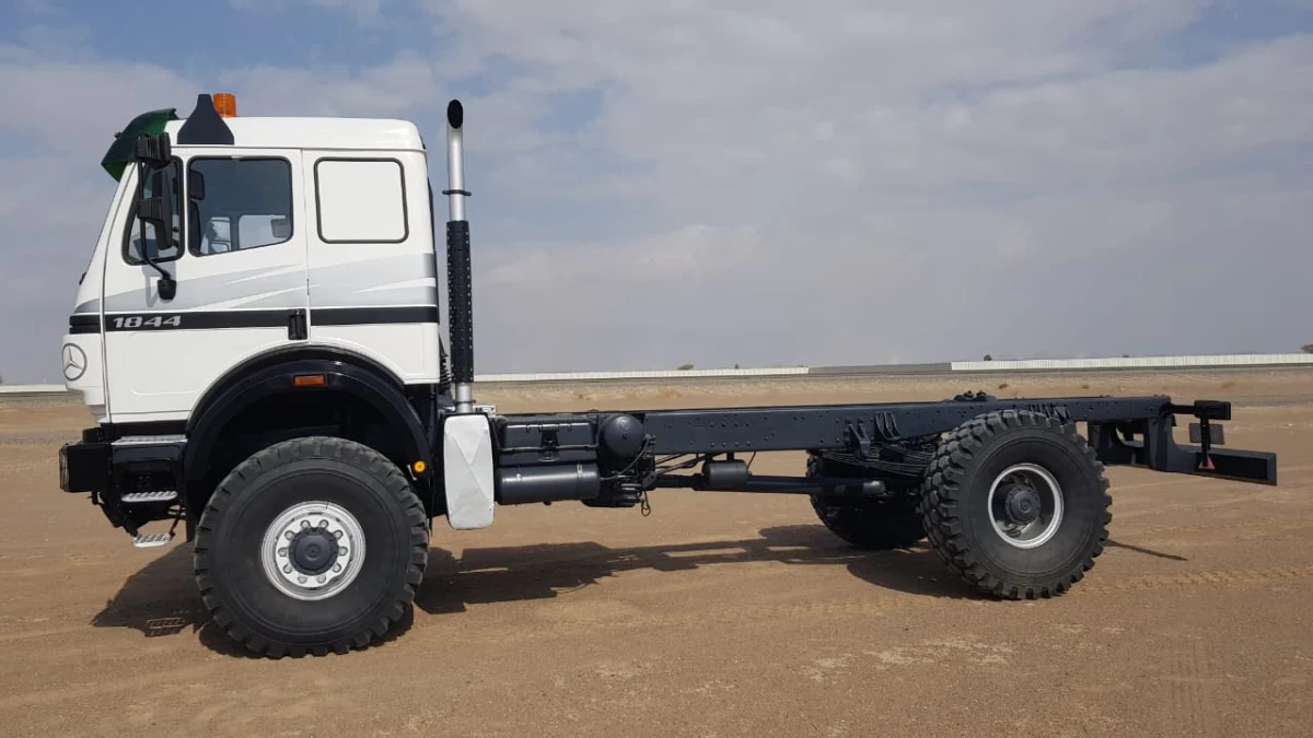 Mercedes-Benz 1844 truck, 4x4 (No.830799)