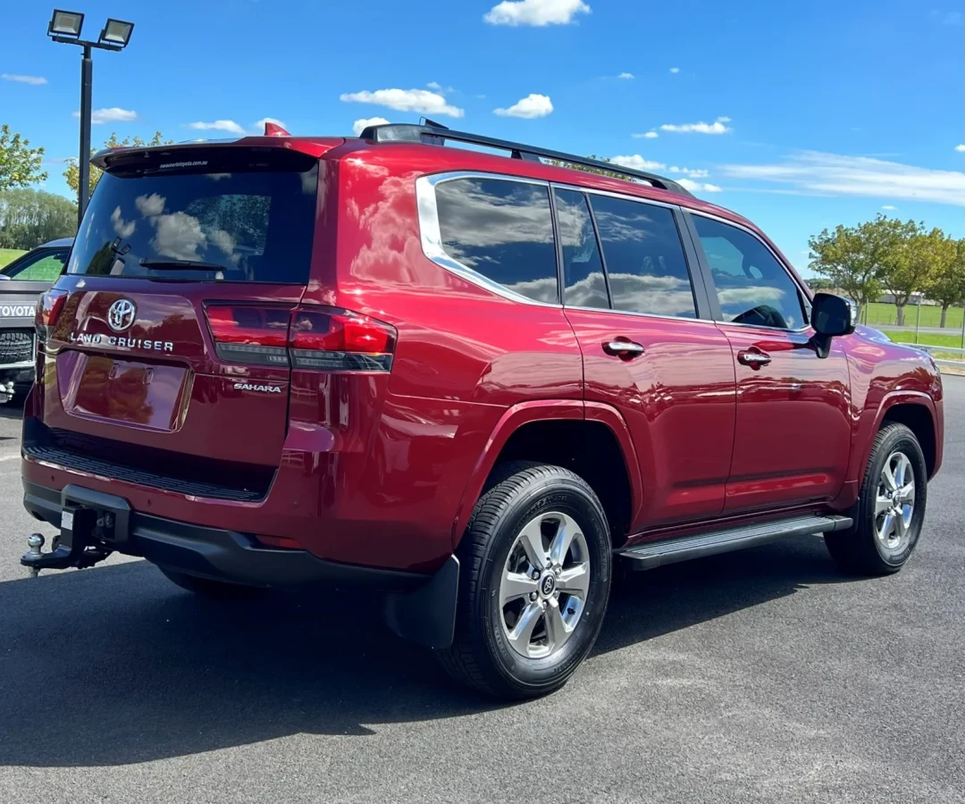 Rear three-quarter view of the 2026 Land Cruiser Sahara LC300