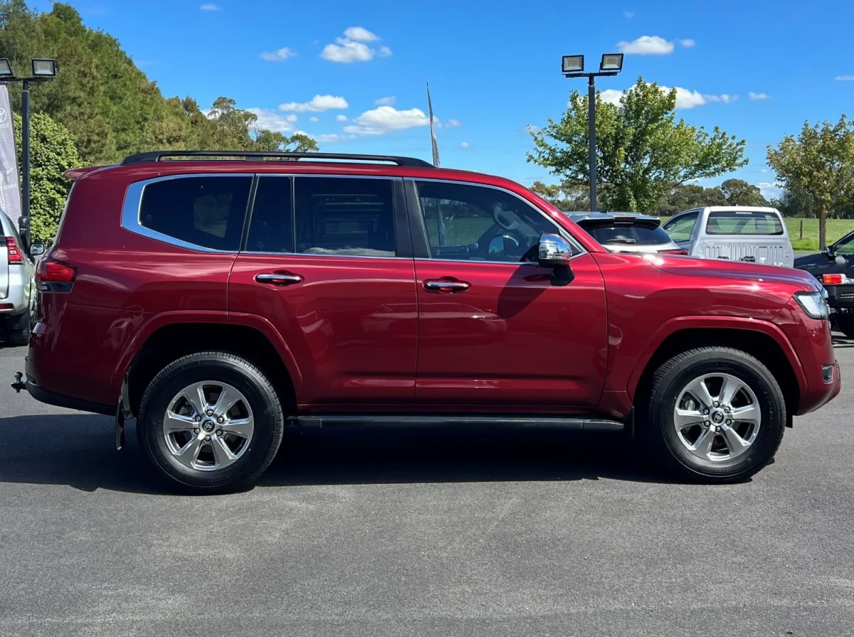 Side profile of the 2026 Toyota Land Cruiser Sahara LC300