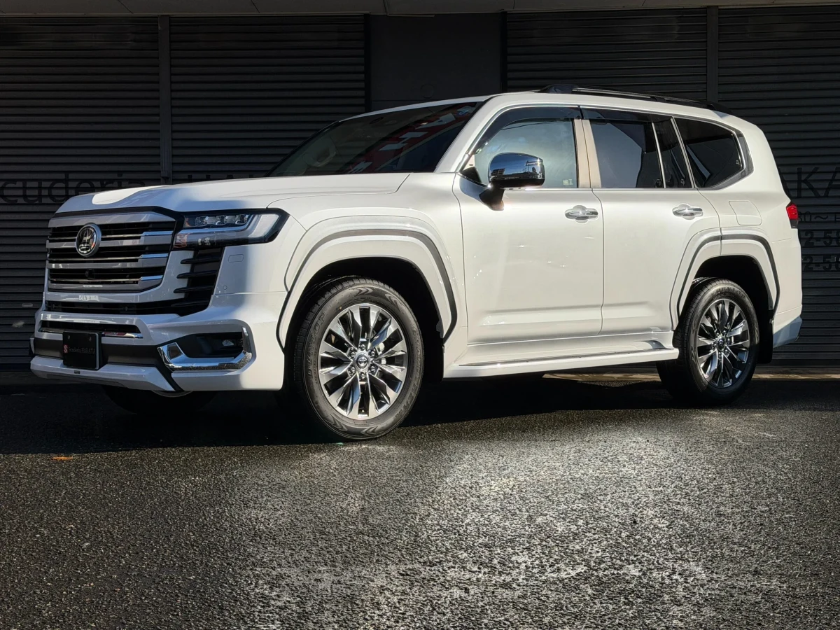 White Pearl all-new 2026 Toyota Land Cruiser 300 ZX exterior