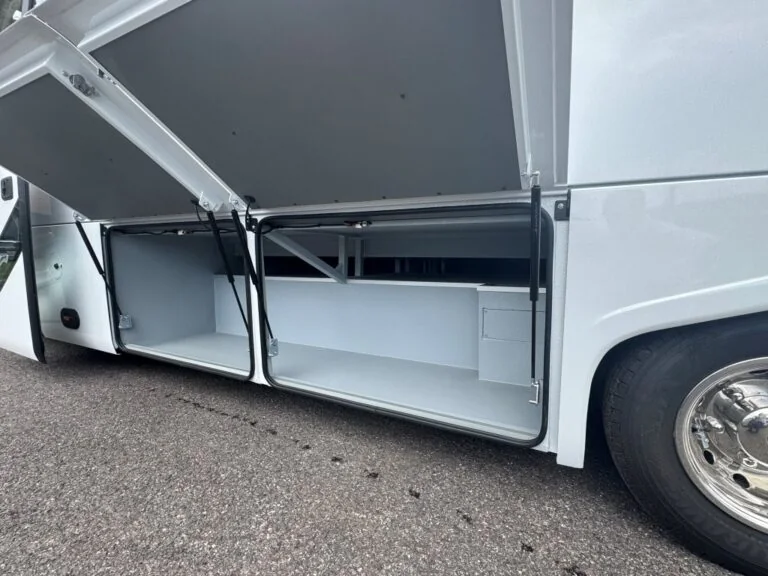 Open side luggage compartments on the Erener Revolution