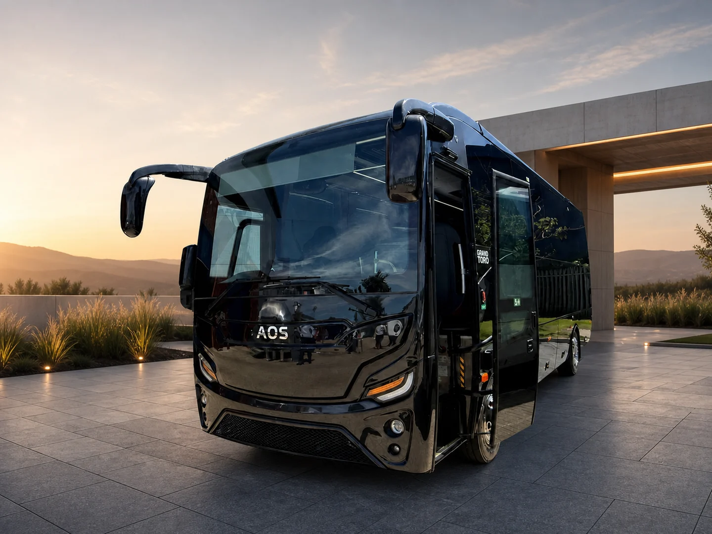 Obsidian Black AOS Grand Toro II midi coach exterior