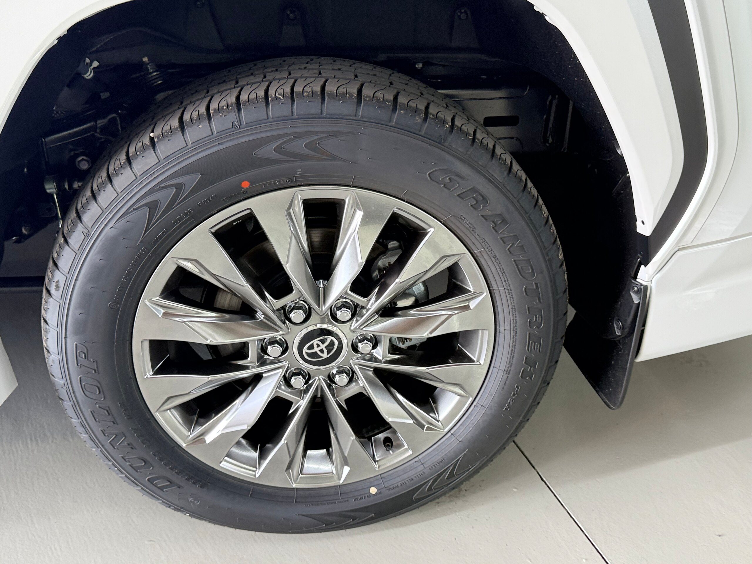  2026 TOYOTA LAND CRUISER 300 ZX 4WD