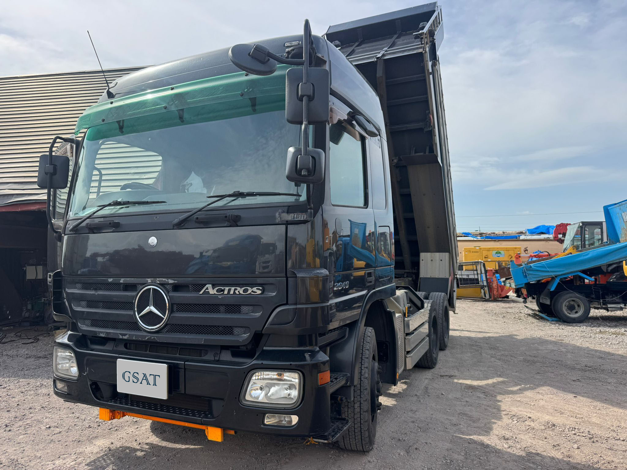  2004 MERCEDES-BENZ ACTROS 2640 | 10 TON DUMP TRUCK  for export from Japan