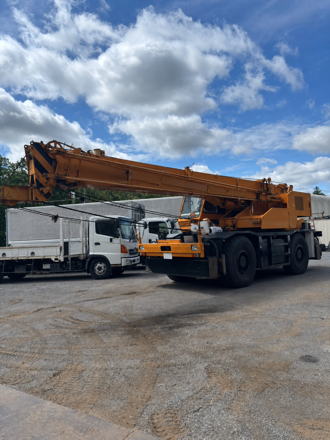 1992 KATO SR-250 25-Ton Rough Terrain Crane