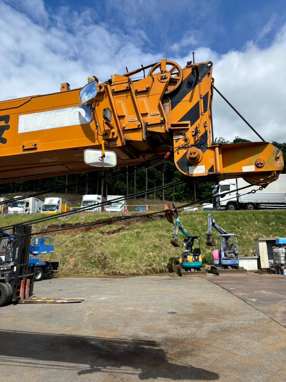 1992 KATO SR-250 25-Ton Rough Terrain Crane for export from Japan