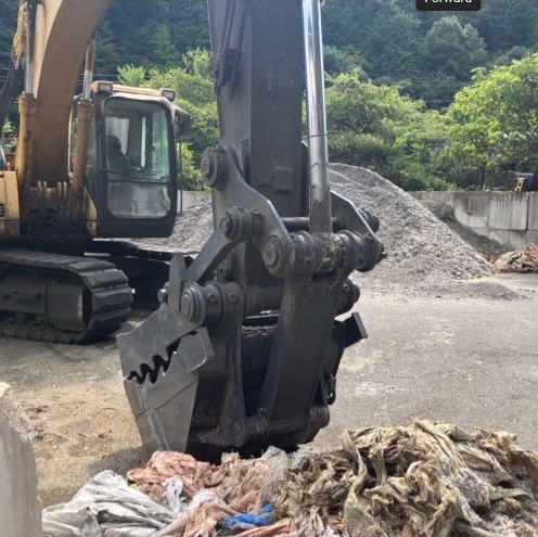 2004 Caterpillar CAT 320C Excavator | 5,611 HRS | Japan Stock for export from Japan
