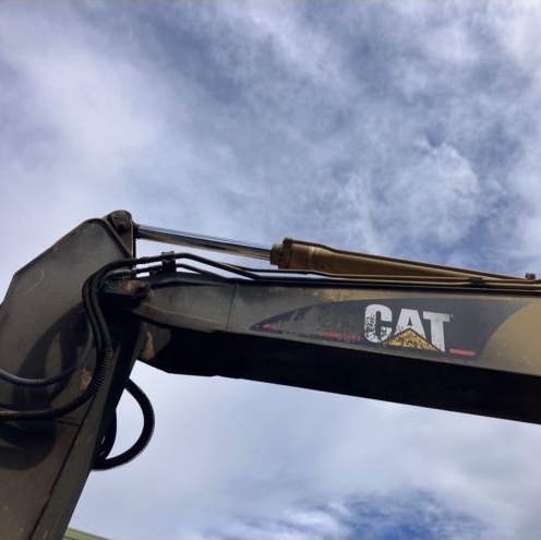 2004 Caterpillar CAT 320C Excavator | 5,611 HRS | Japan Stock for export from Japan