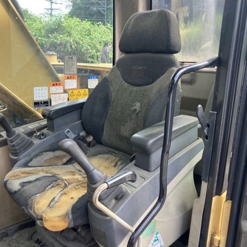 2004 Caterpillar CAT 320C Excavator | 5,611 HRS | Japan Stock for export from Japan