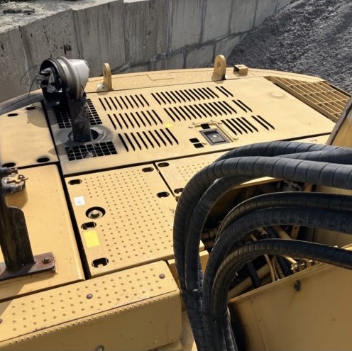 2004 Caterpillar CAT 320C Excavator | 5,611 HRS | Japan Stock for export from Japan