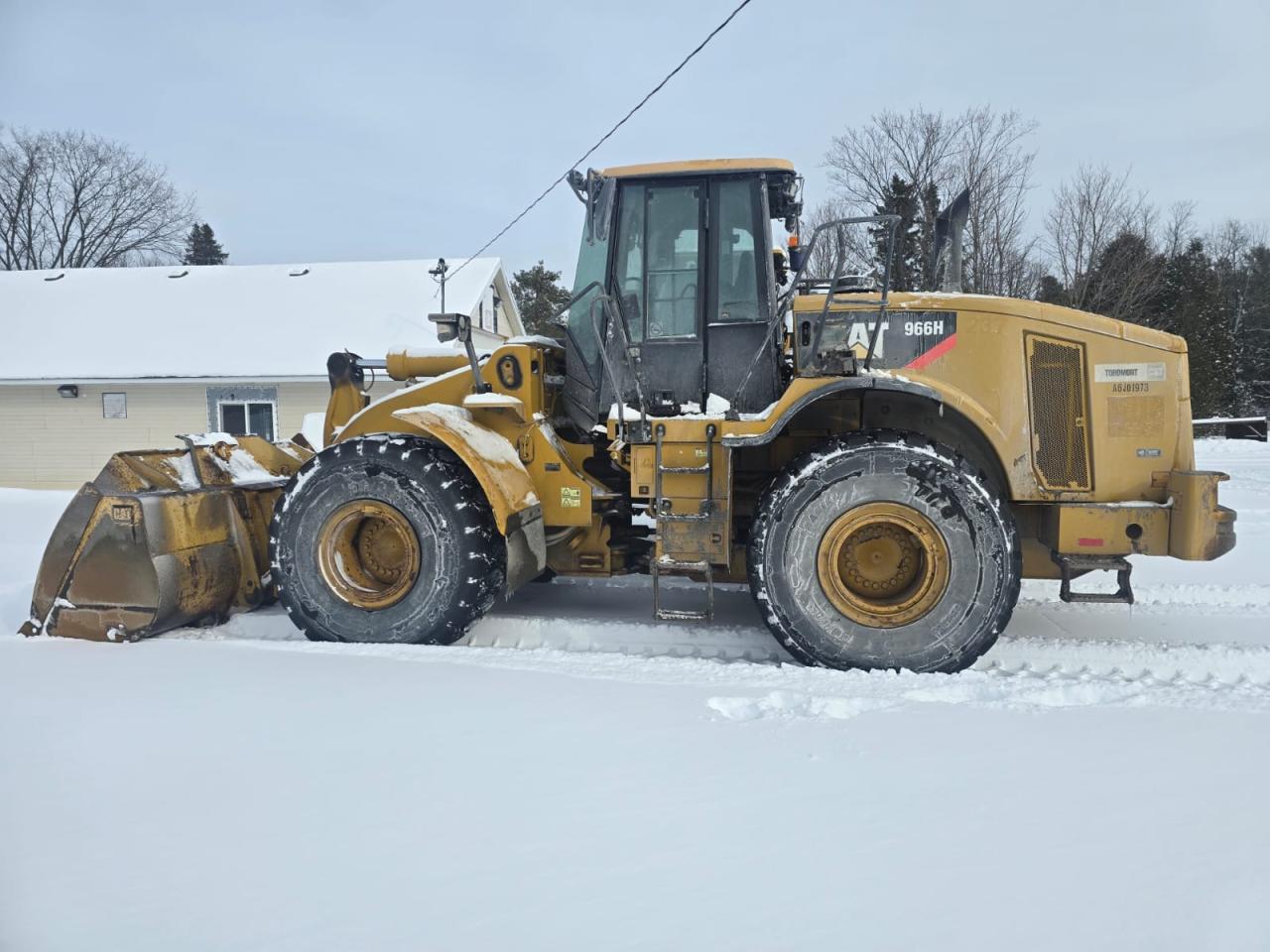 2011 CAT Wheel loader Due in Place/Due in Date OVERSEAS / Goods receipt Type 966H Wheel Loader for export from Japan