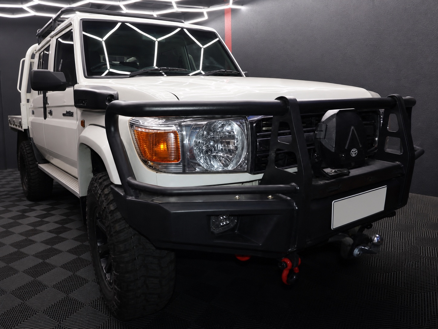 2020 Toyota Land Cruiser 79 LX V8 / 4.5D Double Cab RHD for export from Japan