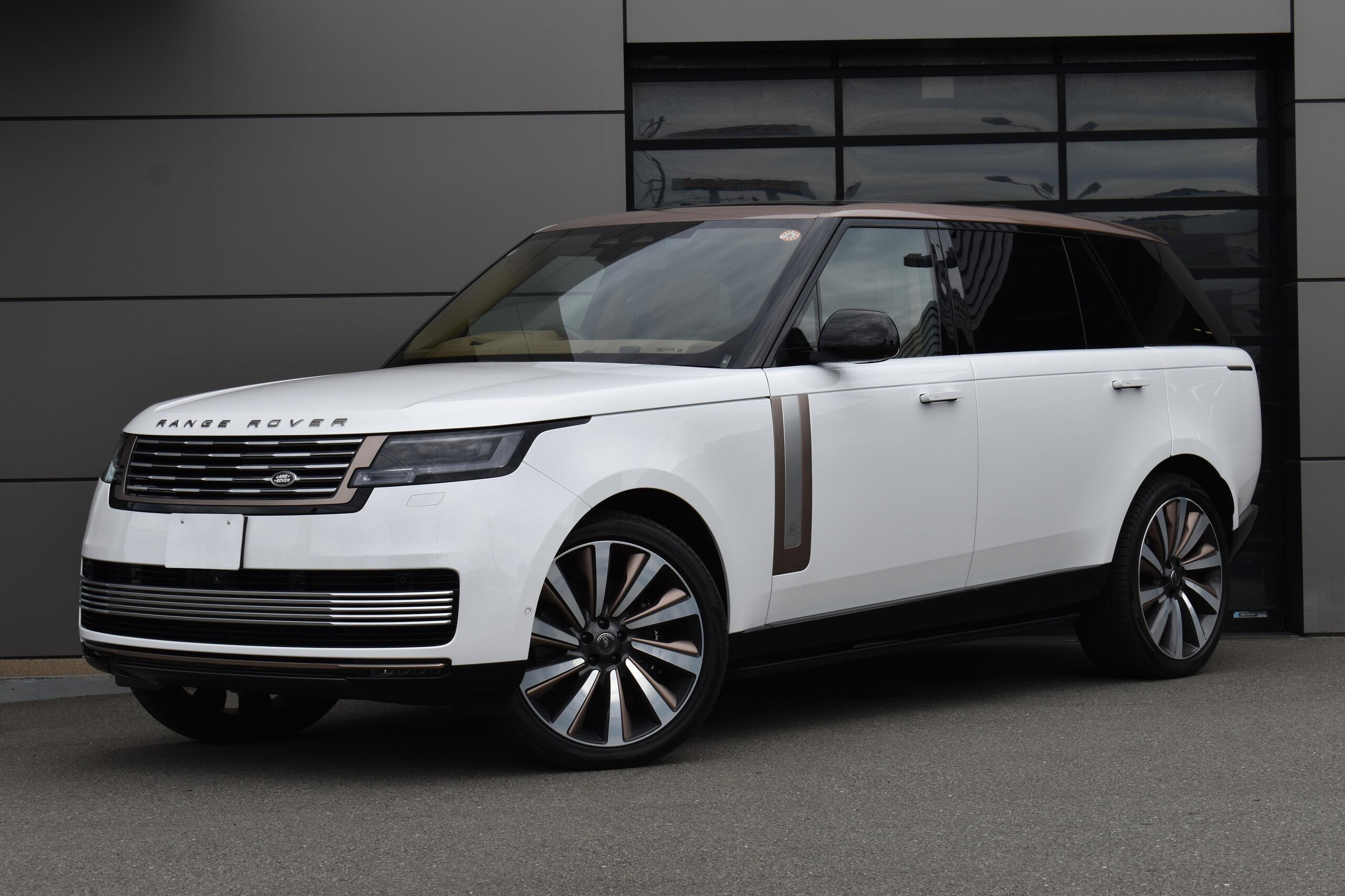 2024 Land Rover Range Rover SV Signature Suite 4.4L P615 Long Wheelbase 4WD