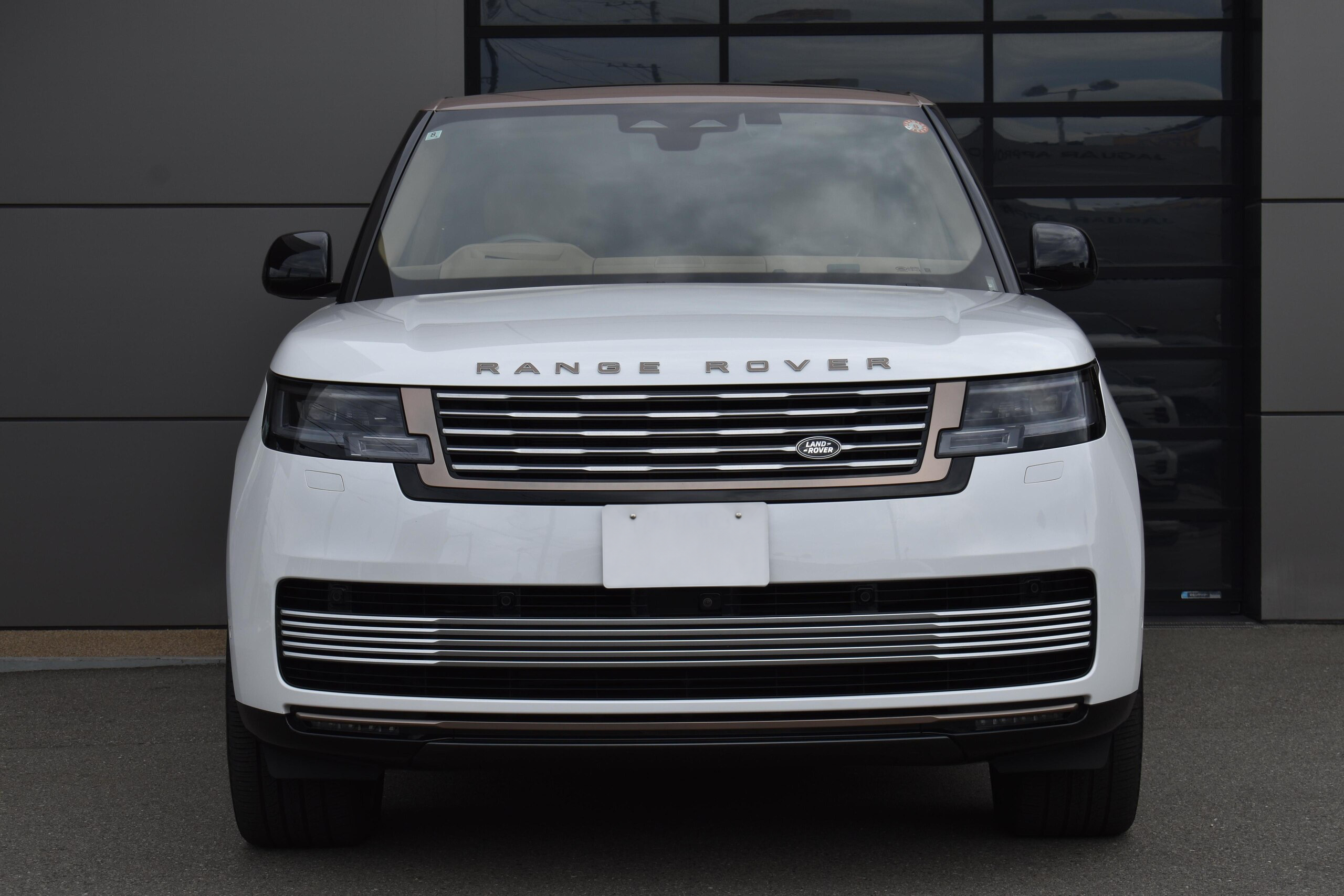 2024 Land Rover Range Rover SV Signature Suite 4.4L P615 Long Wheelbase 4WD for export from Japan