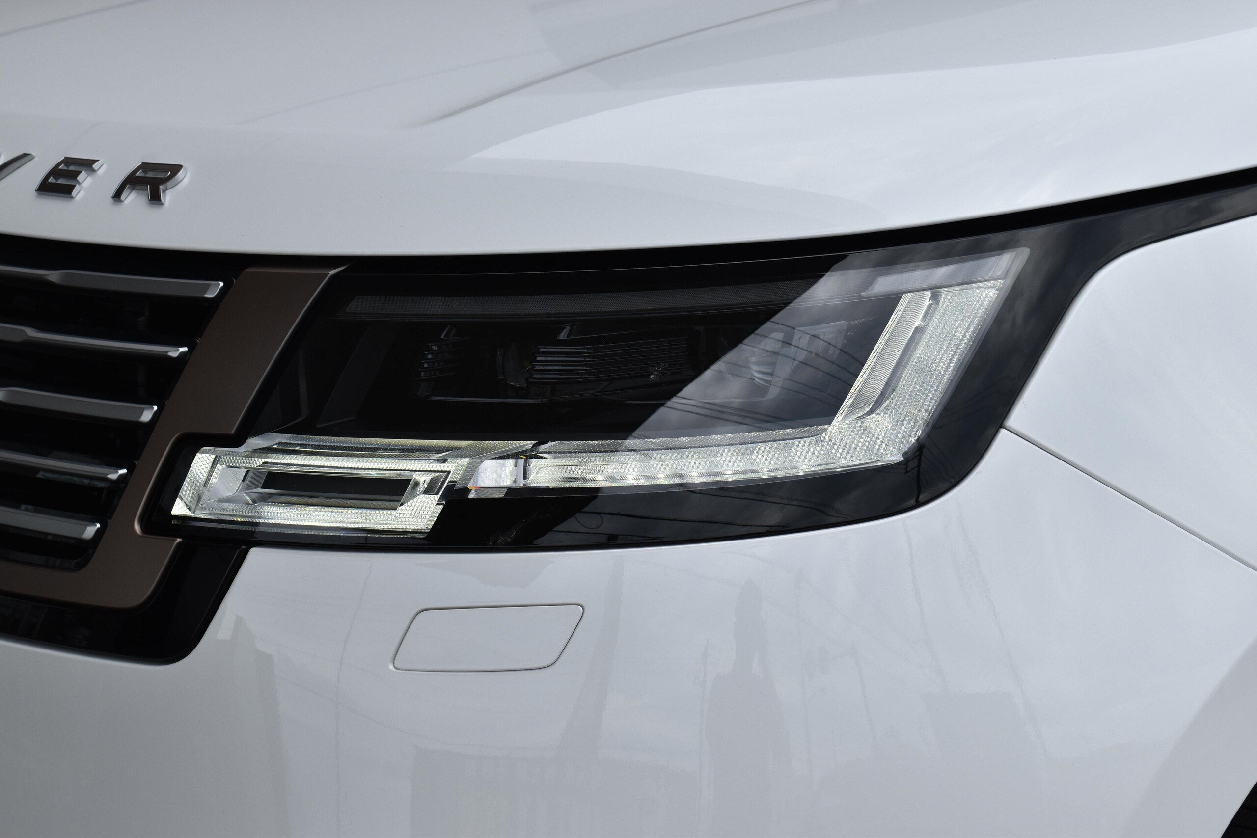 2024 Land Rover Range Rover SV Signature Suite 4.4L P615 Long Wheelbase 4WD for export from Japan