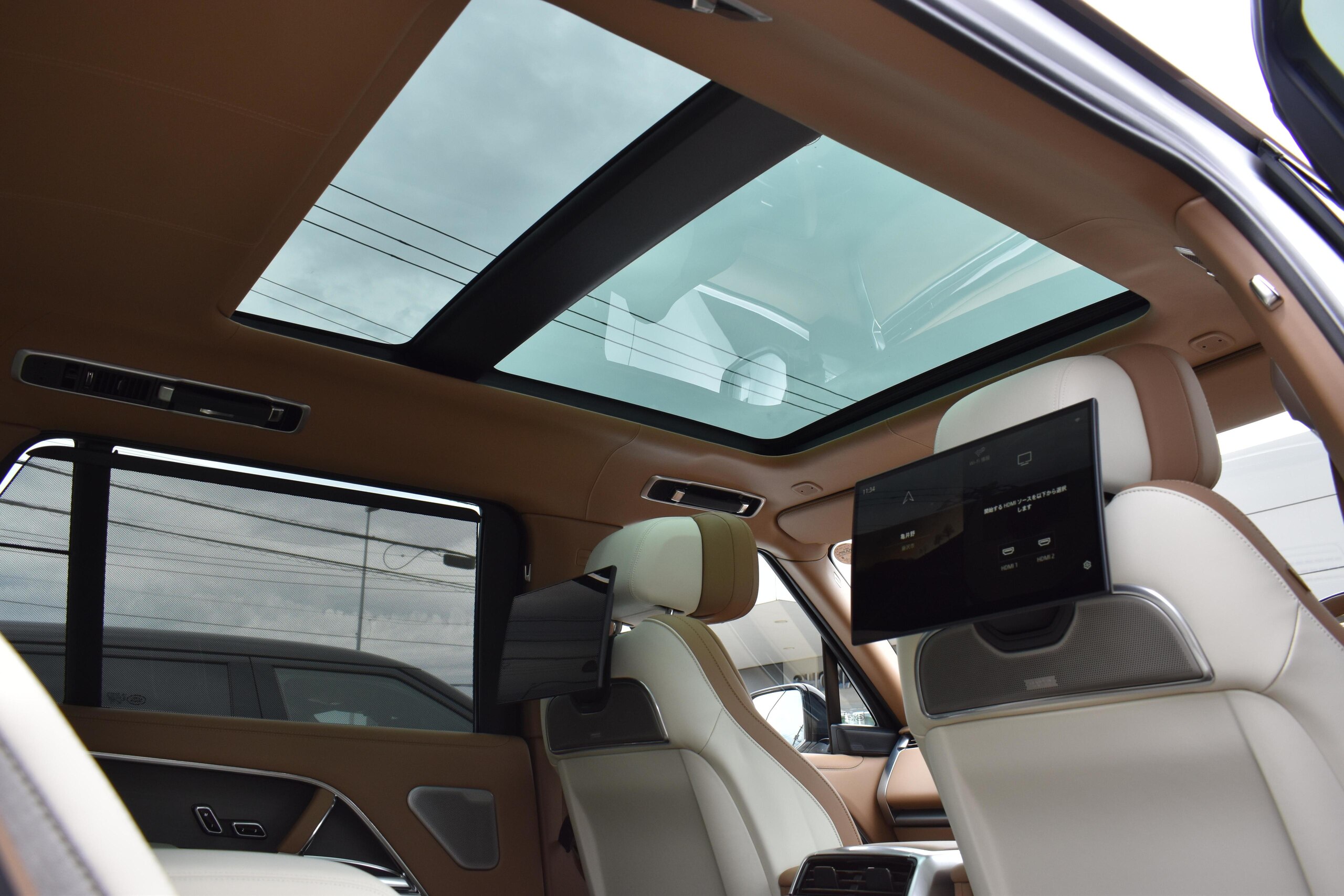 2024 Land Rover Range Rover SV Signature Suite 4.4L P615 Long Wheelbase 4WD for export from Japan