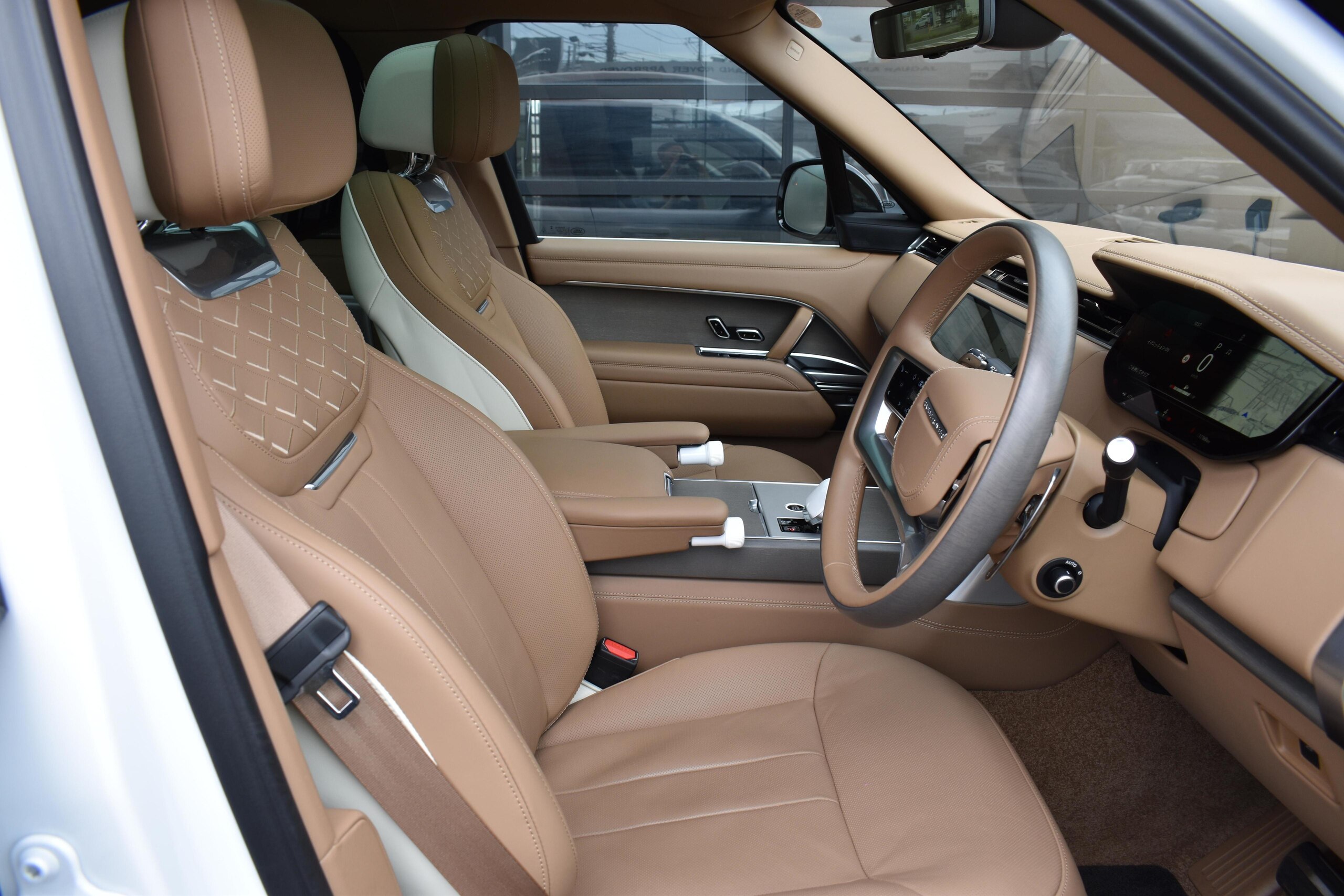 2024 Land Rover Range Rover SV Signature Suite 4.4L P615 Long Wheelbase 4WD for export from Japan
