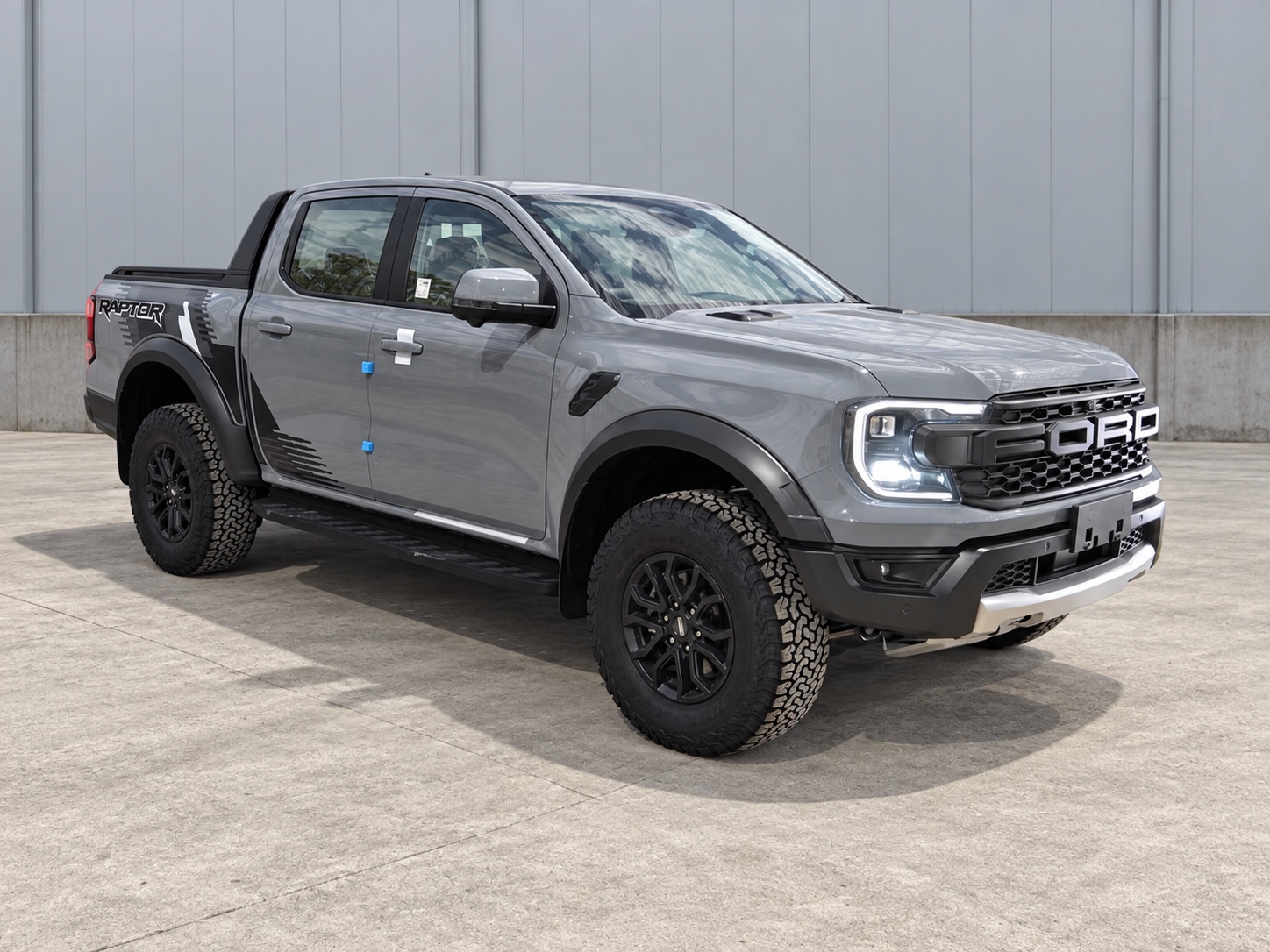 2025 Ford Ranger Raptor Double Cab 3.0L V6 Twin-Turbo Petrol 10AT 4x4 RHD for export from Japan