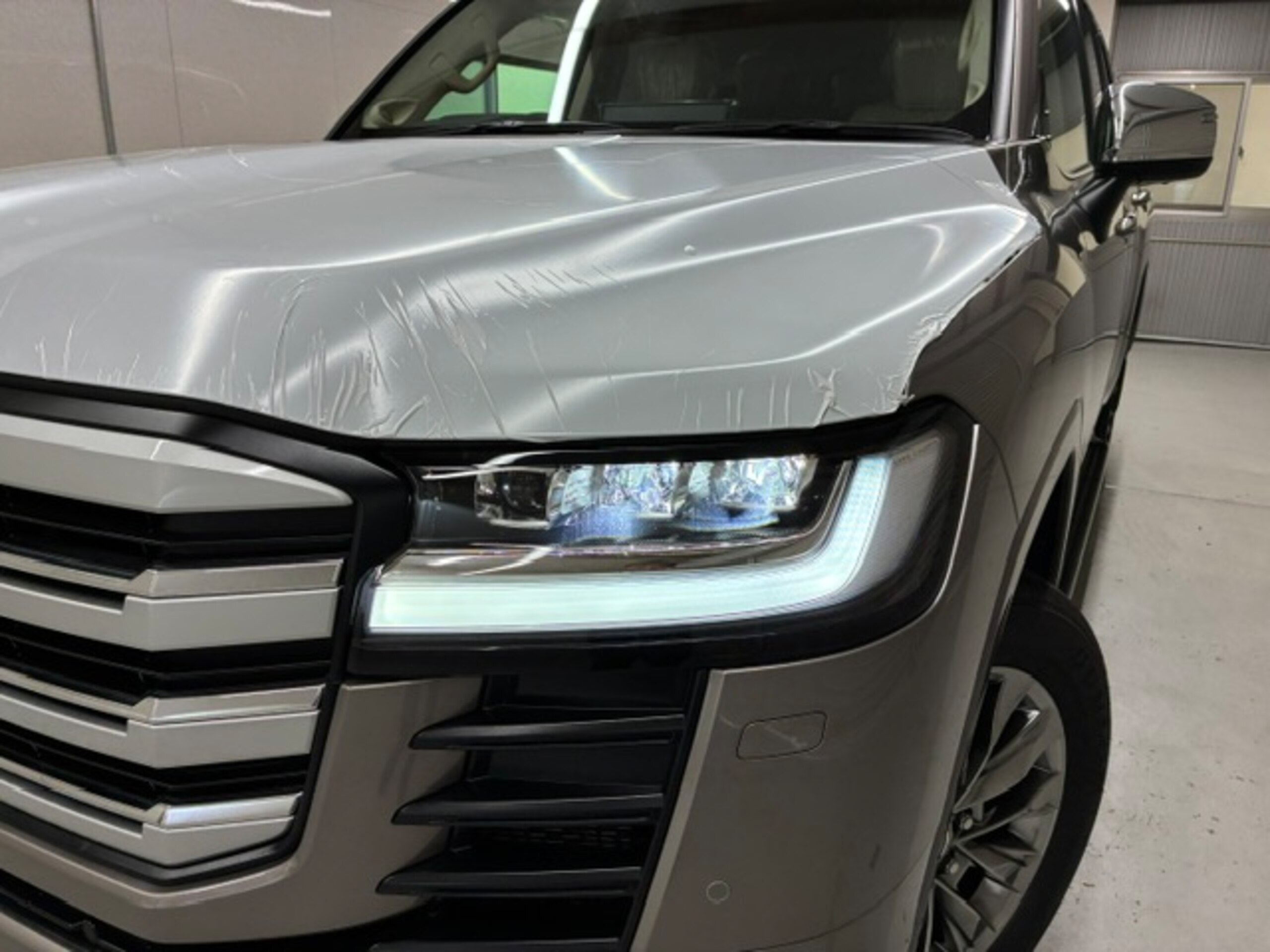 2025 Toyota Land Cruiser 300 3.5 ZX 4WD for export from Japan