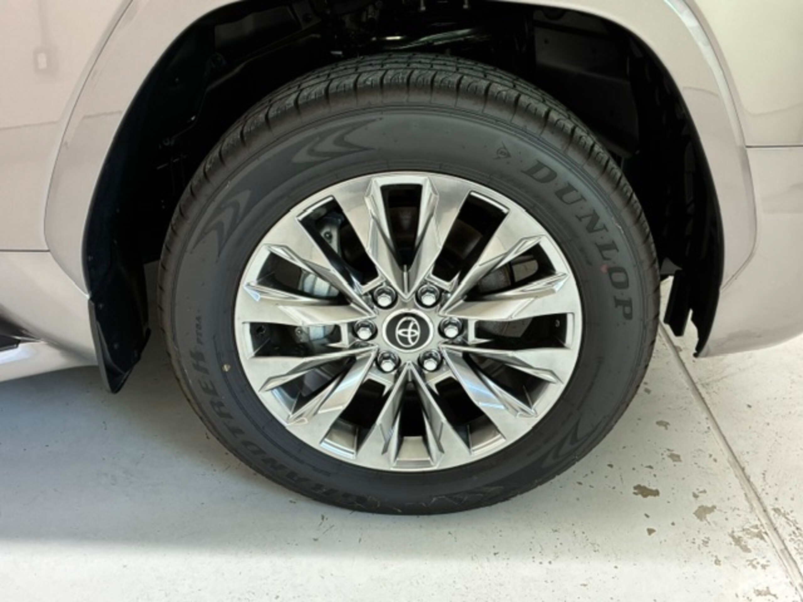 2025 Toyota Land Cruiser 300 3.5 ZX 4WD for export from Japan