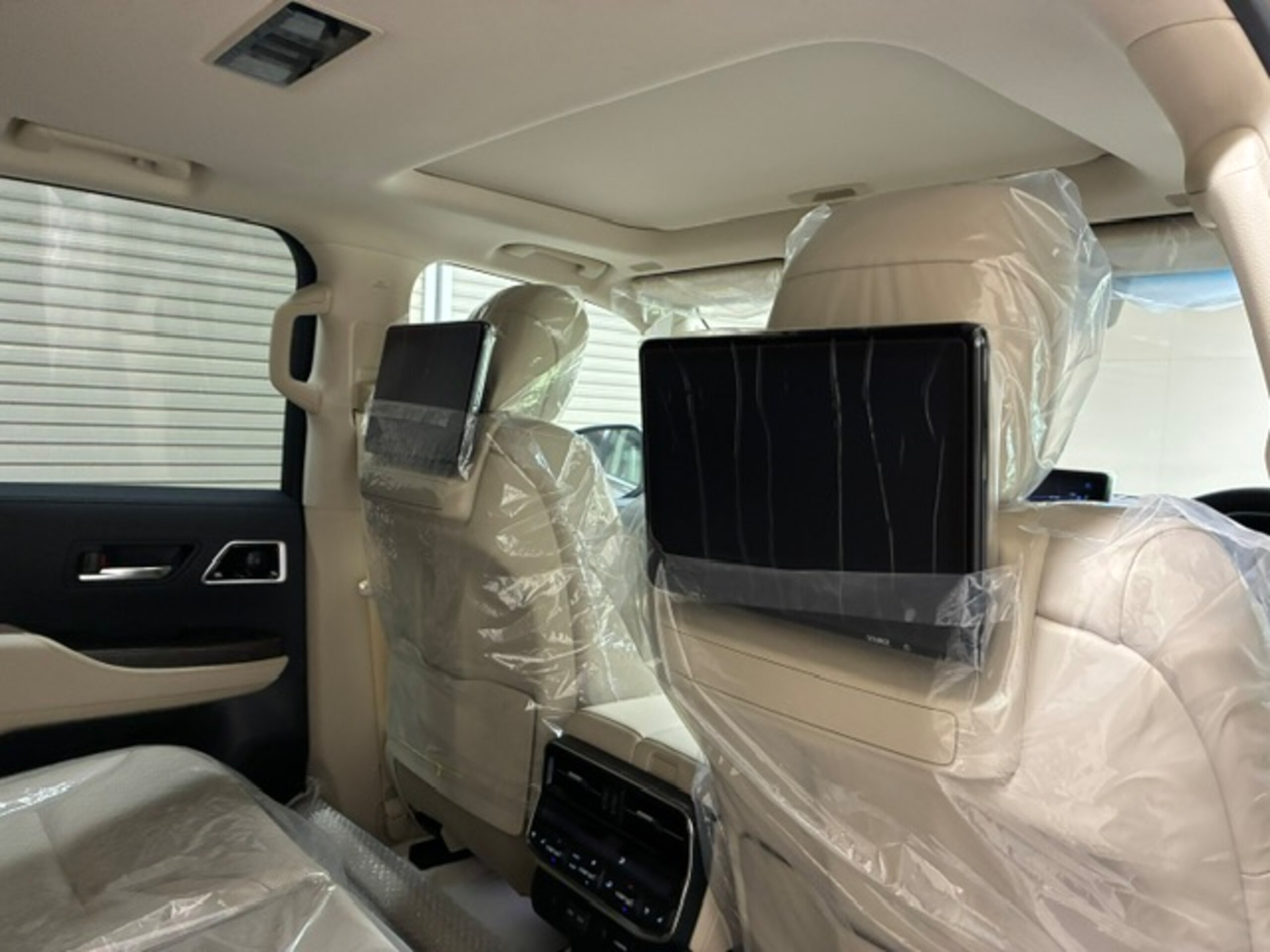 2025 Toyota Land Cruiser 300 3.5 ZX 4WD for export from Japan