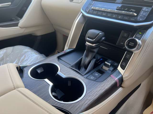 2025 Toyota Land Cruiser 300 ZX Modelista 3.5L Twin-Turbo 4WD for export from Japan