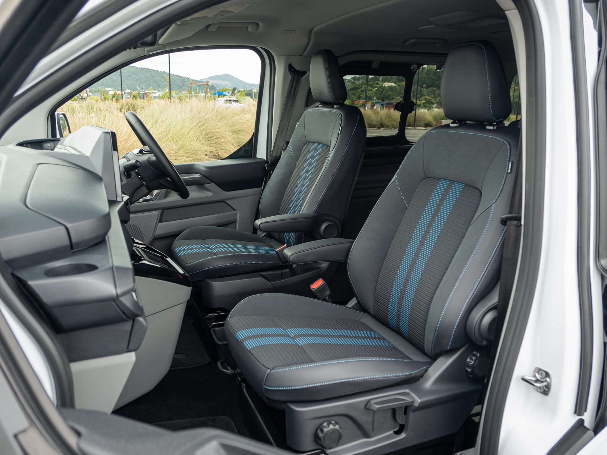2026 Ford Transit Tourneo 320L Sport AWD 8-Seater for export from Japan
