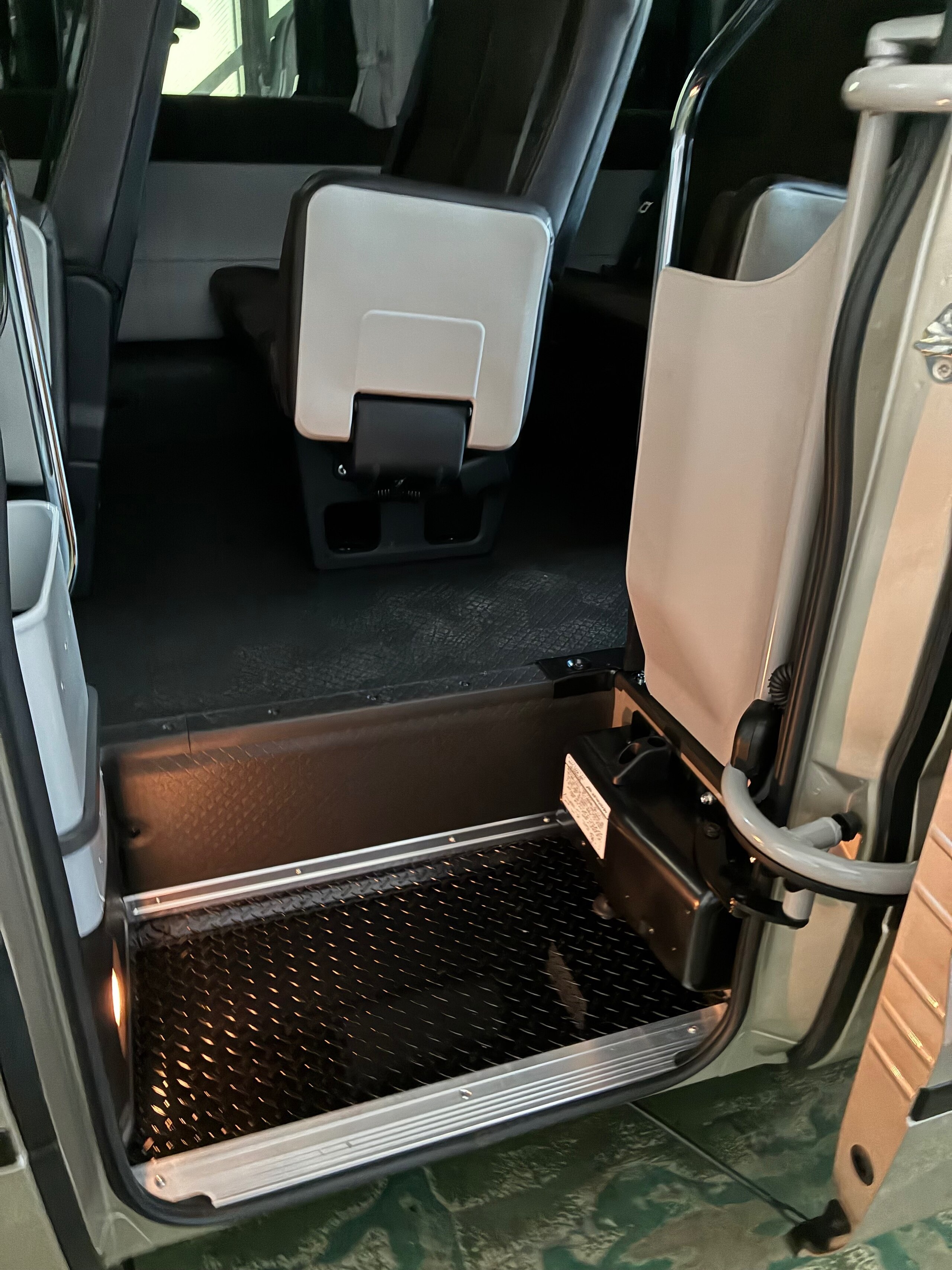 2026 Hino Liesse II EX 28-Seater Toyota Coaster OEM with Refrigerator for export from Japan