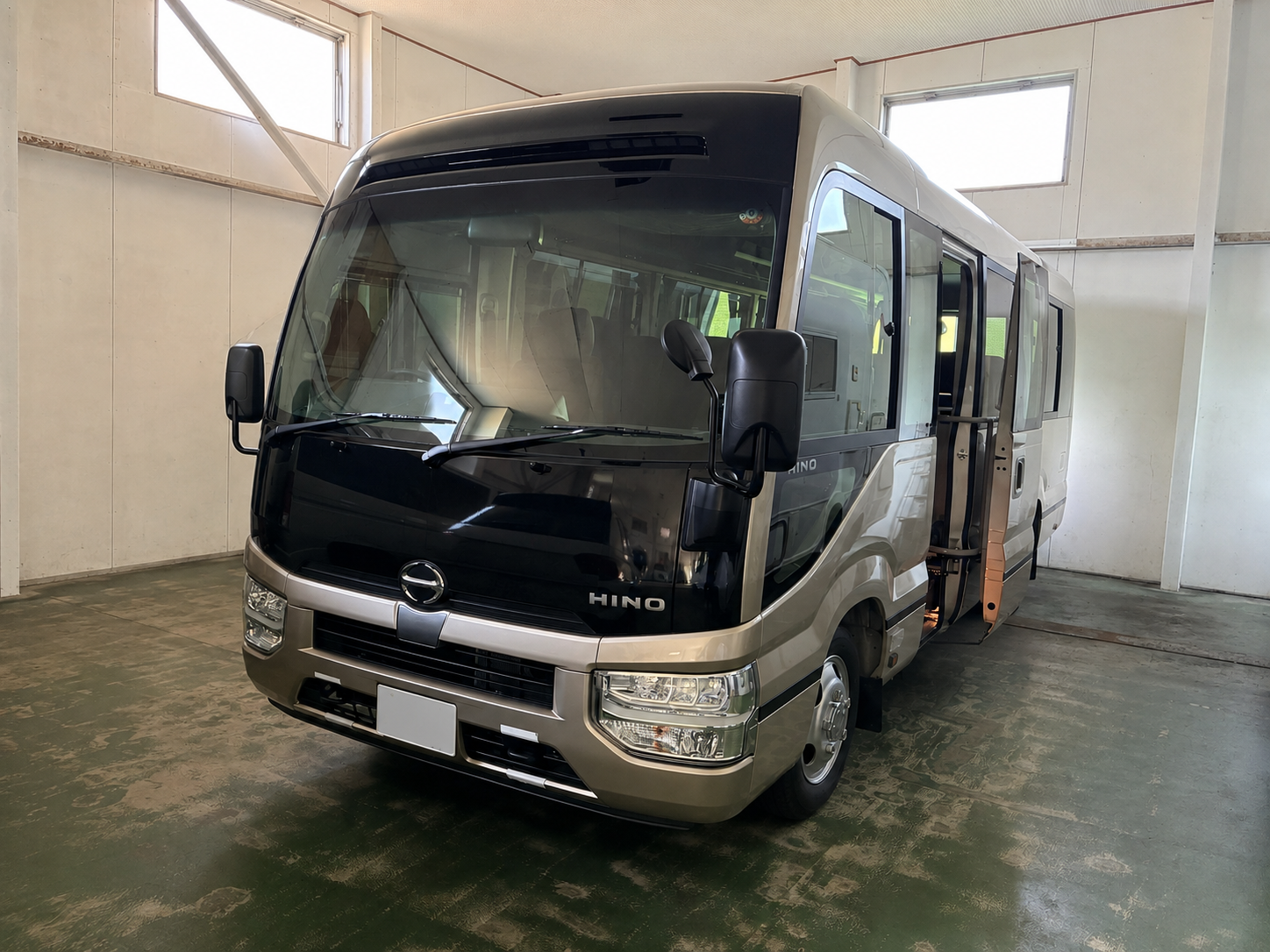 2026 Hino Liesse II EX 28-Seater Toyota Coaster OEM with Refrigerator for export from Japan