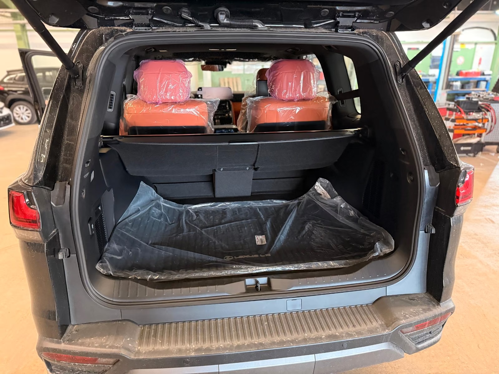 2026 Lexus LX 500d VIP 4-Seater / 3.3L Twin-Turbo Diesel AWD for export from Japan