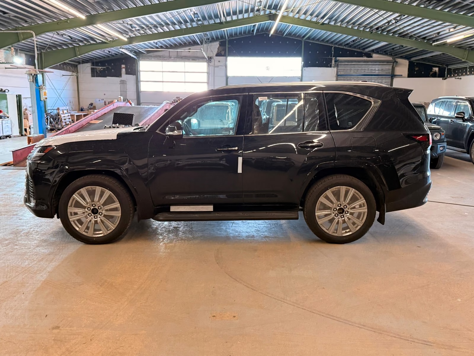2026 Lexus LX 500d VIP 4-Seater / 3.3L Twin-Turbo Diesel AWD for export from Japan