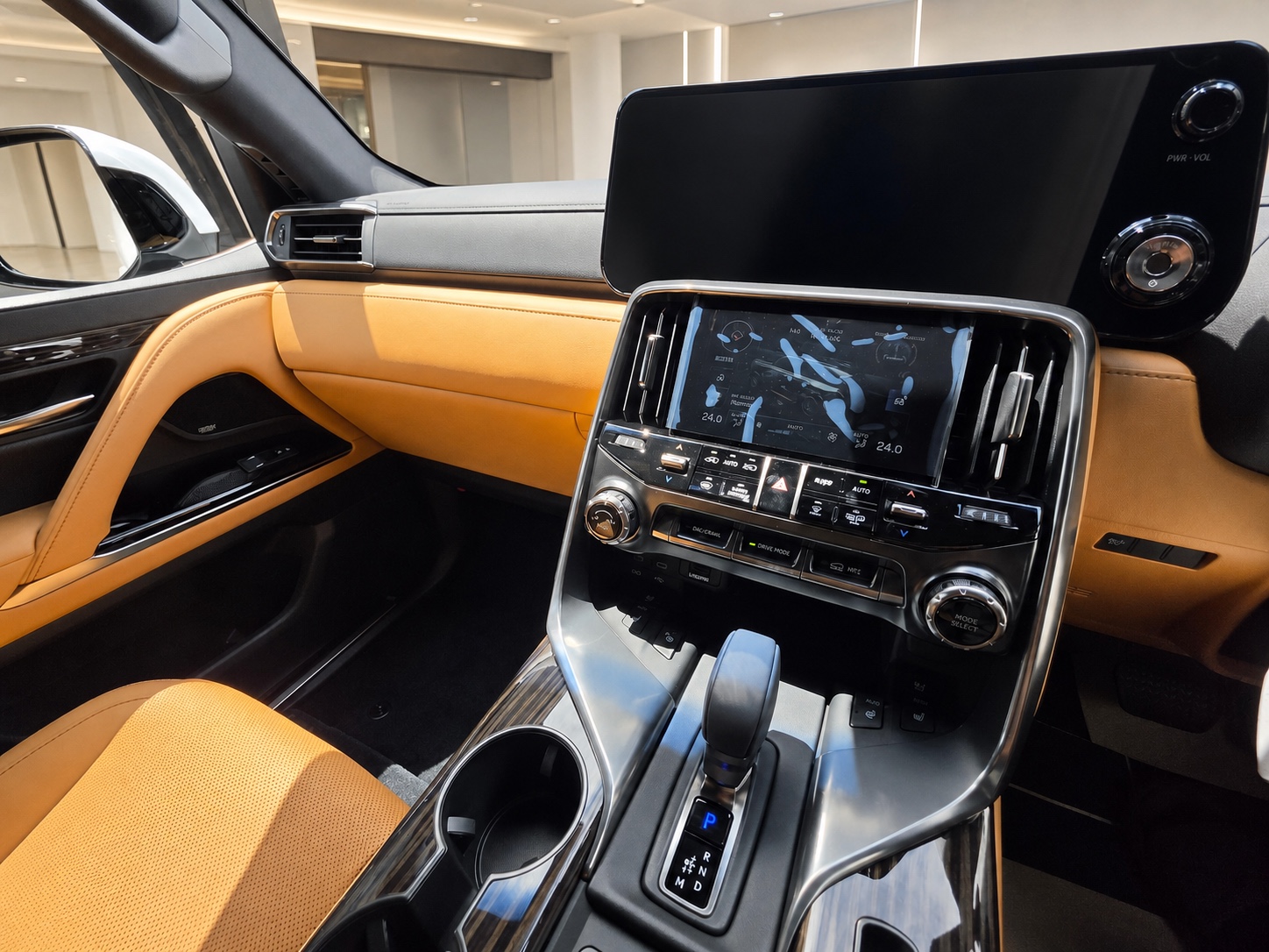 2026 Lexus LX 700h 4WD / Rear Entertainment, Mark Levinson & Modellista for export from Japan