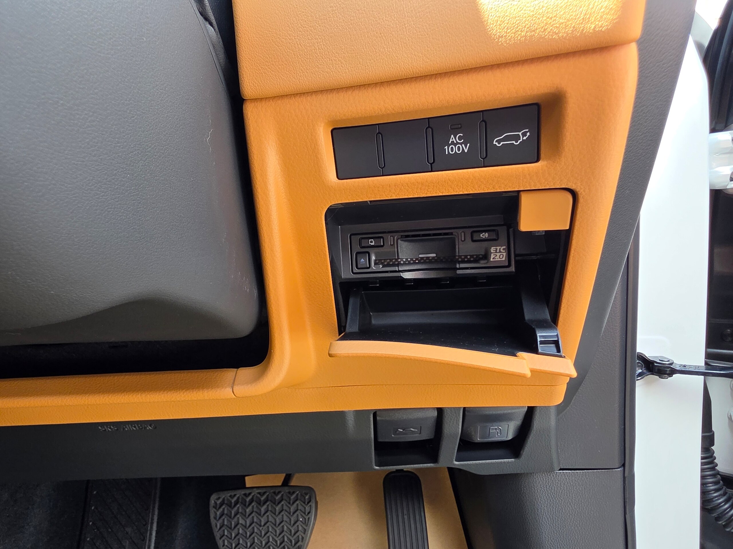 2026 Lexus LX 700h 4WD / Rear Entertainment, Mark Levinson & Modellista for export from Japan