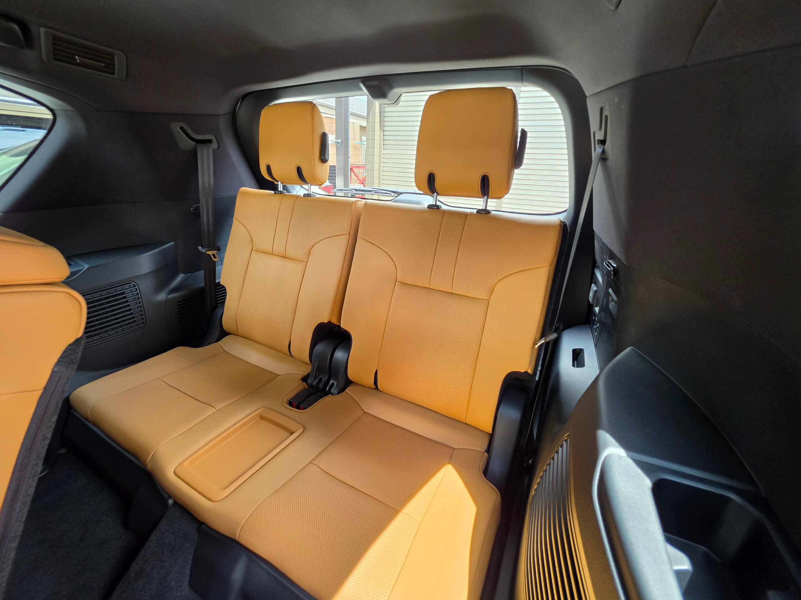 2026 Lexus LX 700h 4WD / Rear Entertainment, Mark Levinson & Modellista for export from Japan