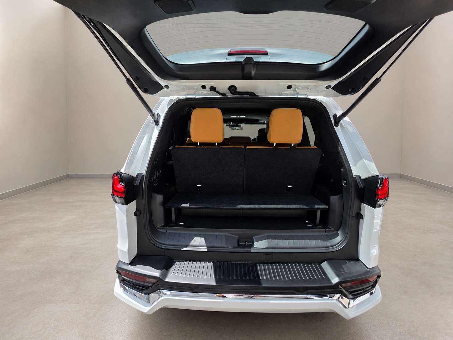 2026 Lexus LX 700h 4WD / Rear Entertainment, Mark Levinson & Modellista for export from Japan