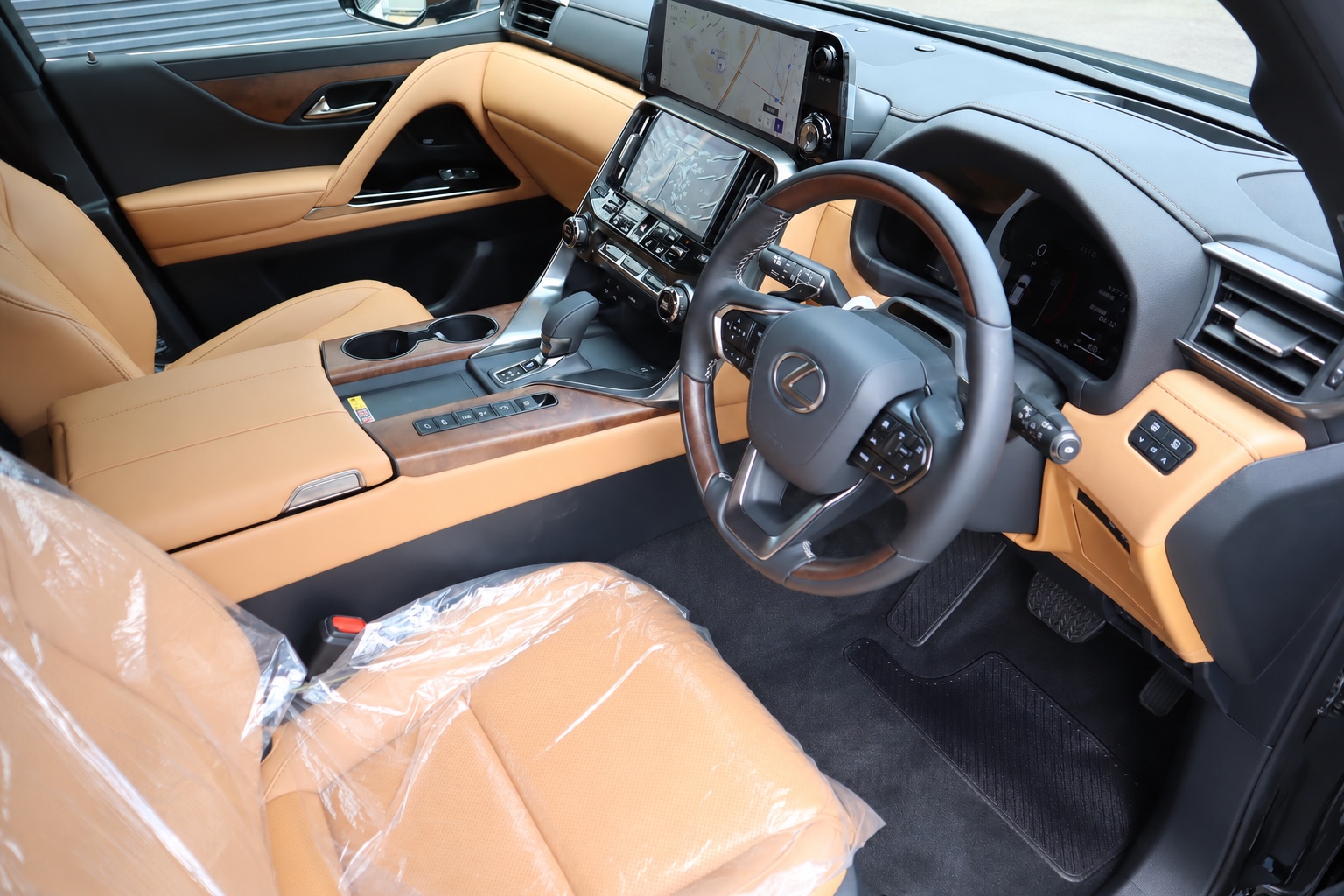 2026 Lexus LX 700h 4WD / Modellista, Mark Levinson & Rear Entertainment JDM for export from Japan