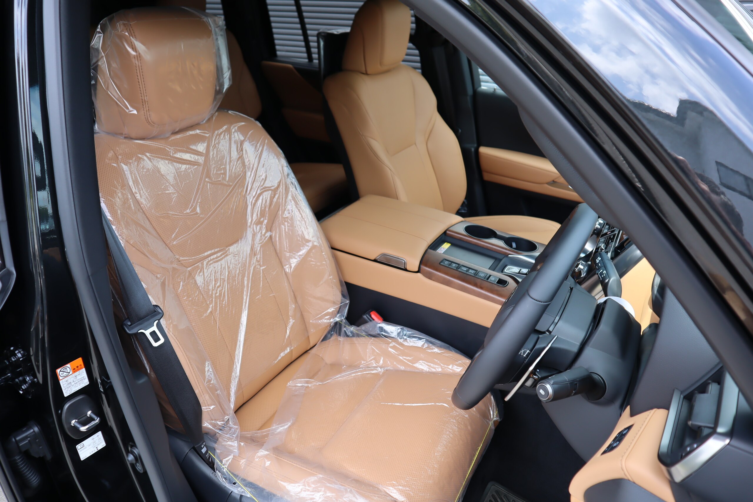 2026 Lexus LX 700h 4WD / Modellista, Mark Levinson & Rear Entertainment JDM for export from Japan
