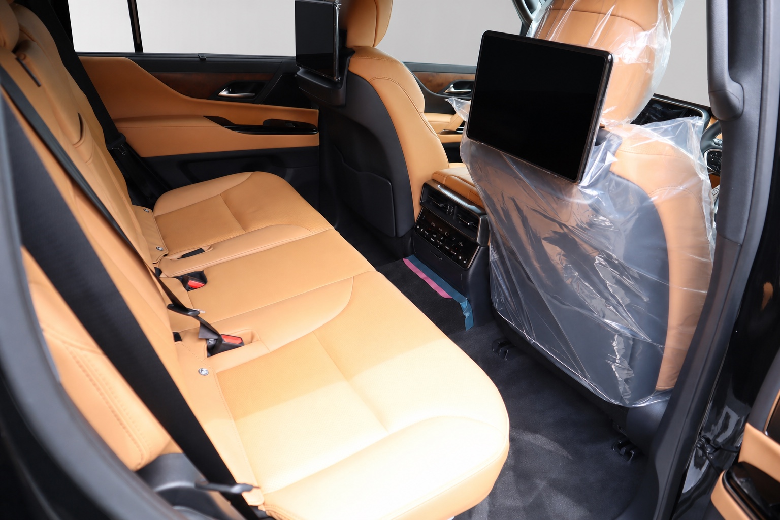 2026 Lexus LX 700h 4WD / Modellista, Mark Levinson & Rear Entertainment JDM for export from Japan
