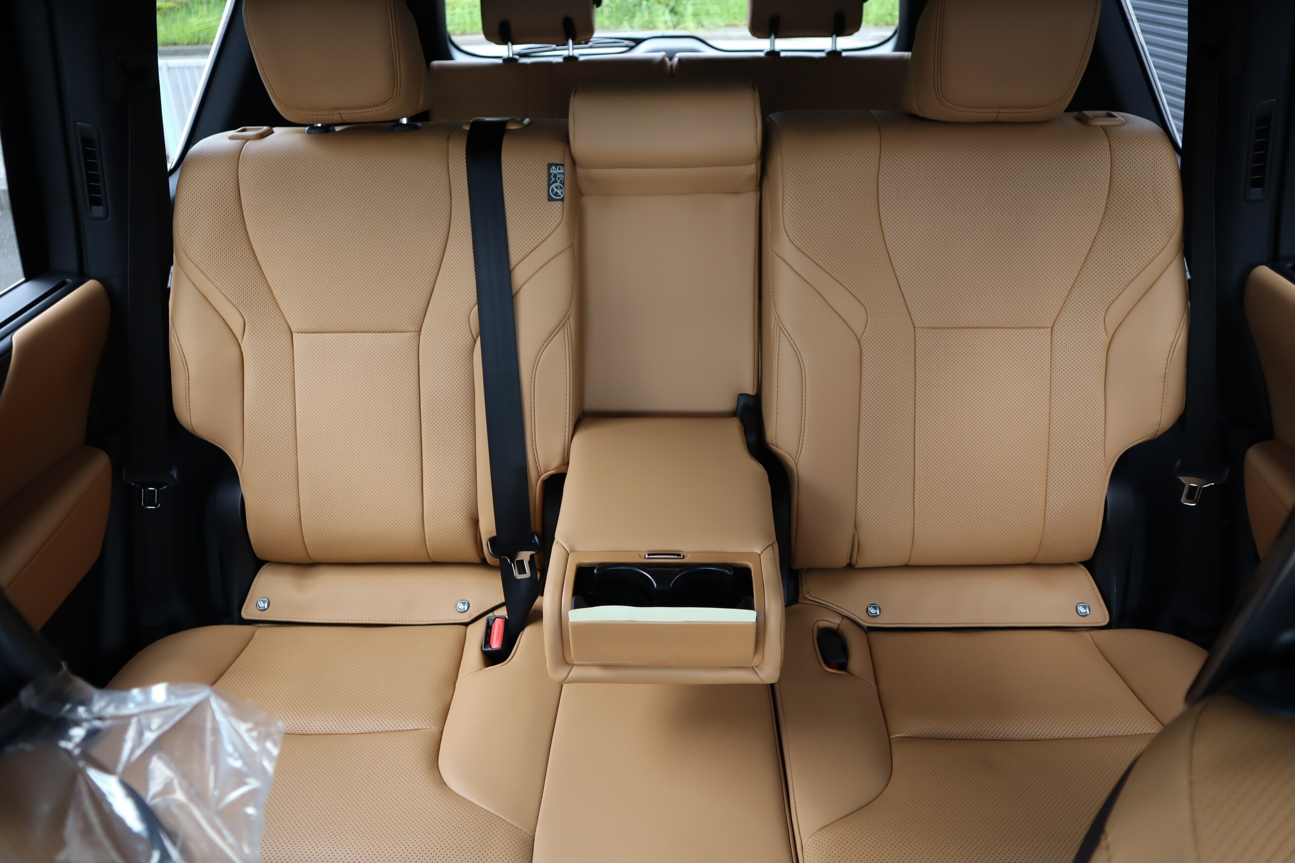 2026 Lexus LX 700h 4WD / Modellista, Mark Levinson & Rear Entertainment JDM for export from Japan