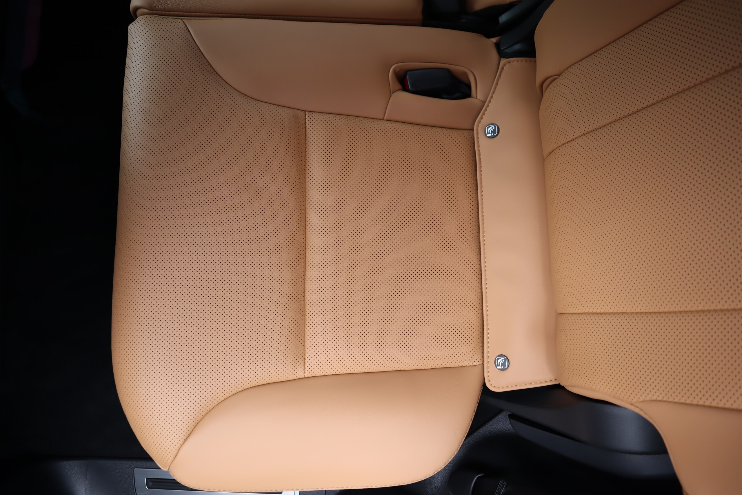 2026 Lexus LX 700h 4WD / Modellista, Mark Levinson & Rear Entertainment JDM for export from Japan