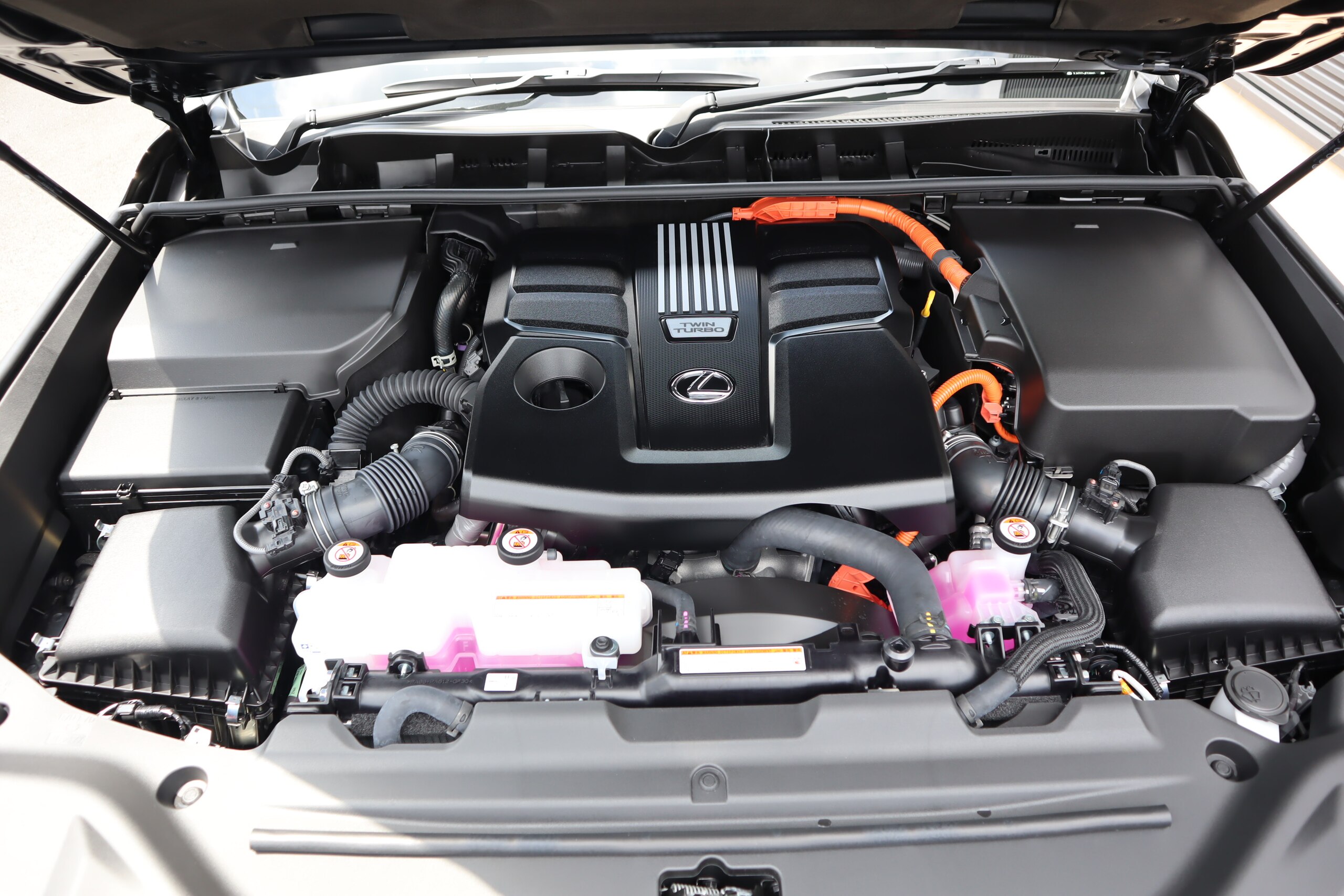 2026 Lexus LX 700h 4WD / Modellista, Mark Levinson & Rear Entertainment JDM for export from Japan
