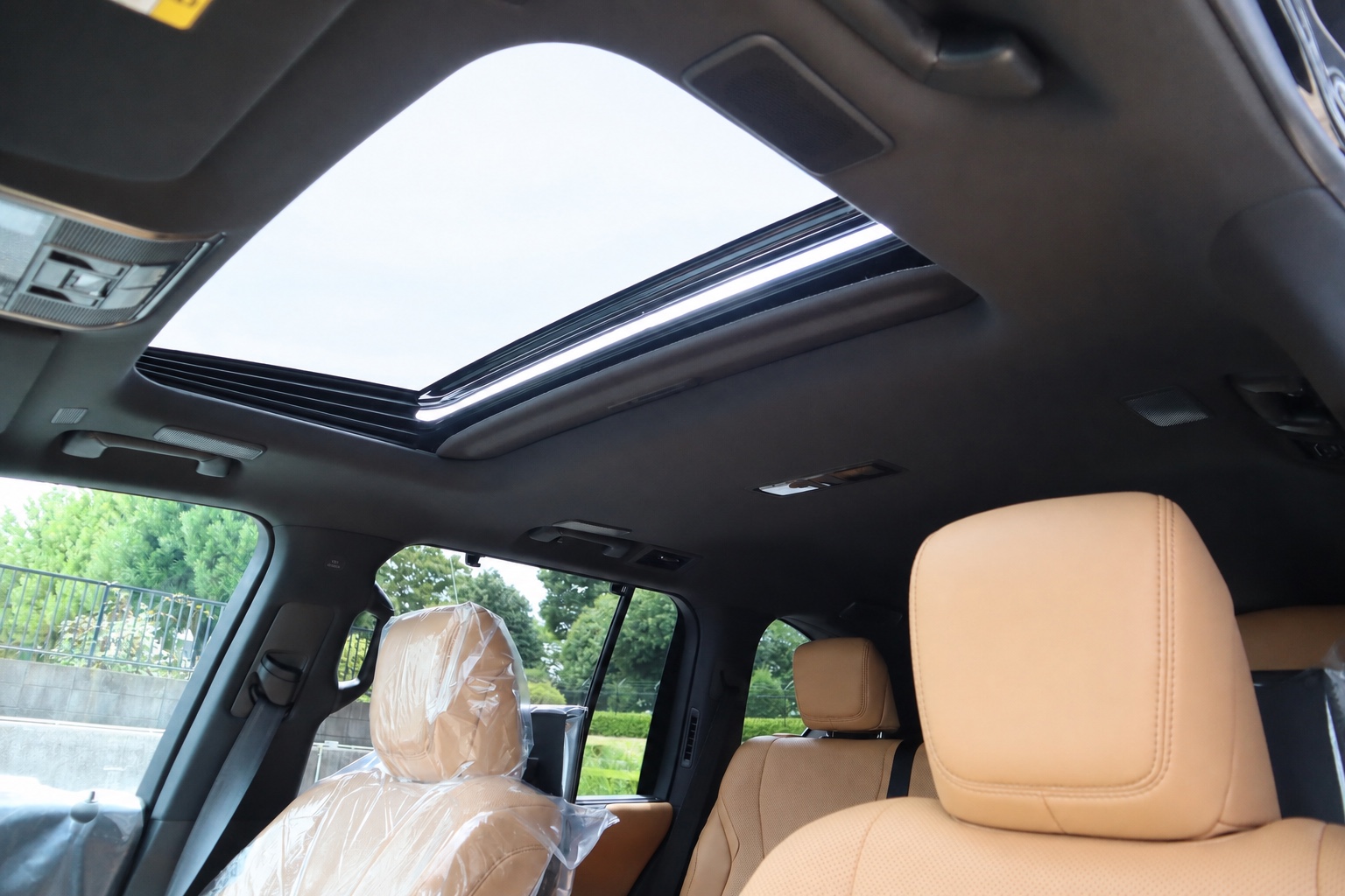 2026 Lexus LX 700h 4WD / Modellista, Mark Levinson & Rear Entertainment JDM for export from Japan