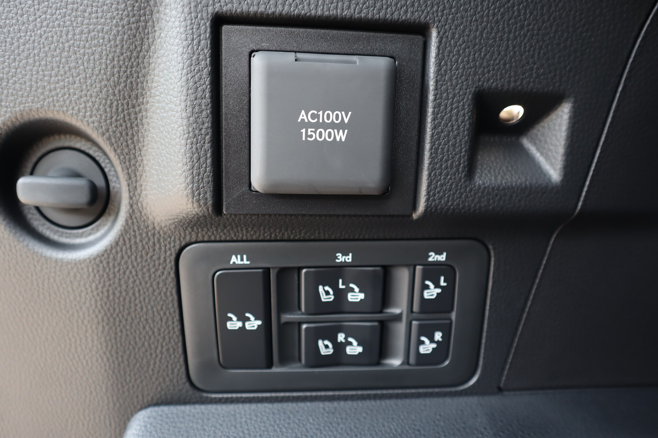 2026 Lexus LX 700h 4WD / Modellista, Mark Levinson & Rear Entertainment JDM for export from Japan