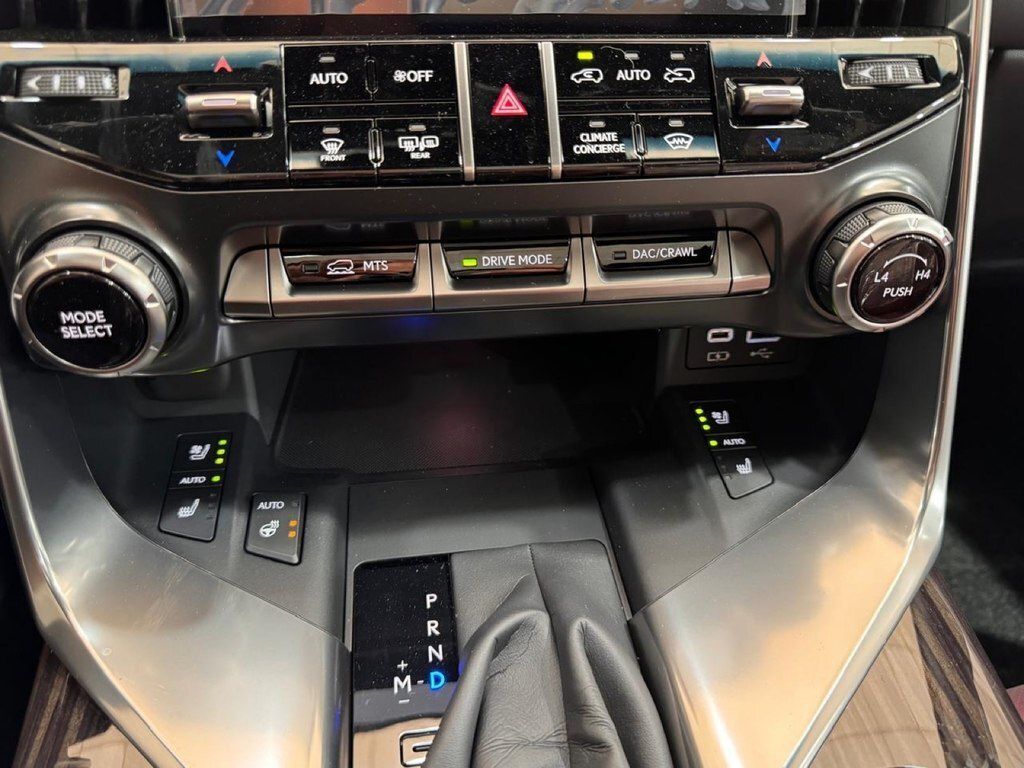 2026 Lexus LX600 Urban LHD 4WD 3.5L V6 Twin Turbo for export from Japan