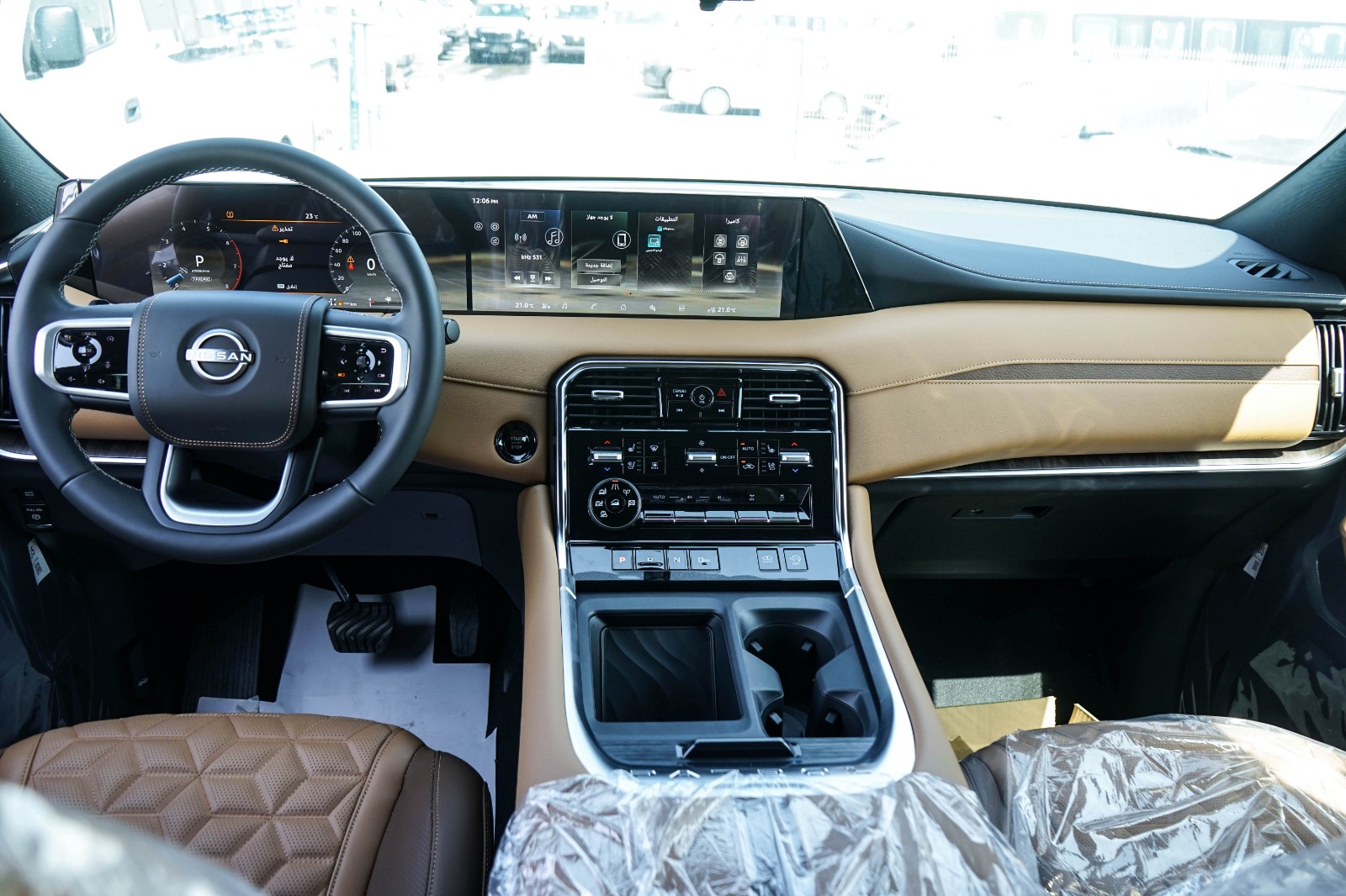 2026 Nissan Patrol Y63 LE Platinum City / 3.5L 4WD LHD / White - Tan for export from Japan