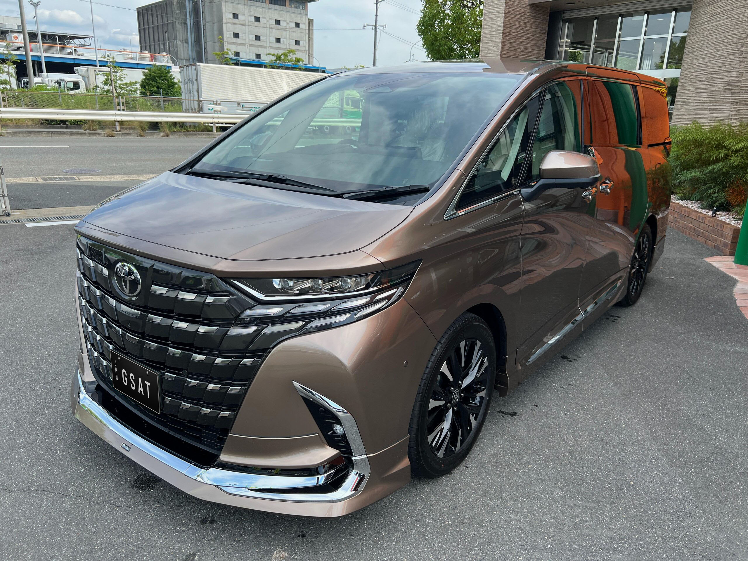 2026 TOYOTA ALPHARD SPACIOUS LOUNGE HYBRID E-FOUR MODELLISTA JDM