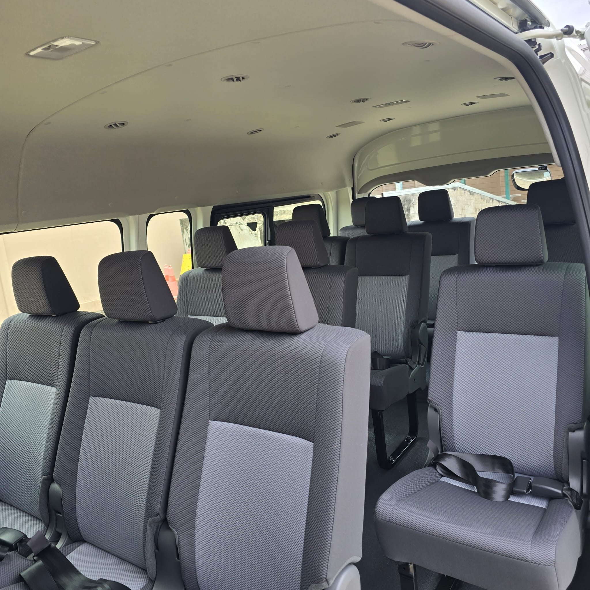 2026 Toyota Hiace Commuter 2.8 Diesel AT High Roof 15-Seater RHD for export from Japan