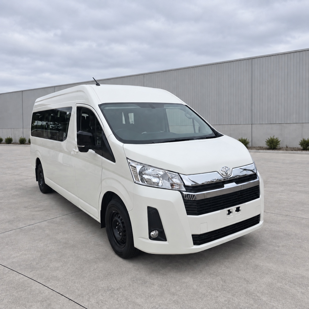 2026 Toyota Hiace Commuter 2.8 Diesel AT High Roof 15-Seater RHD for export from Japan